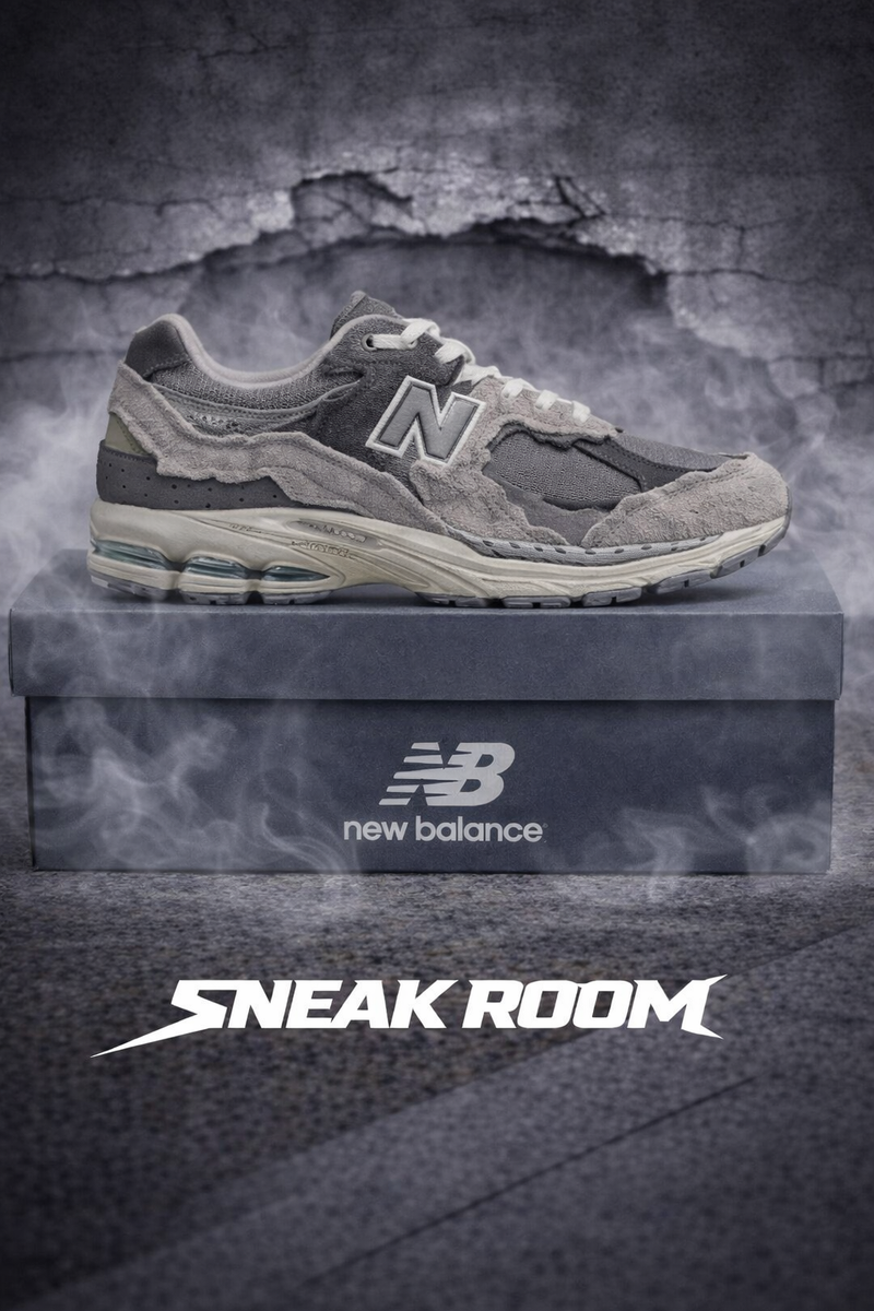 NEW BALANCE 2002R