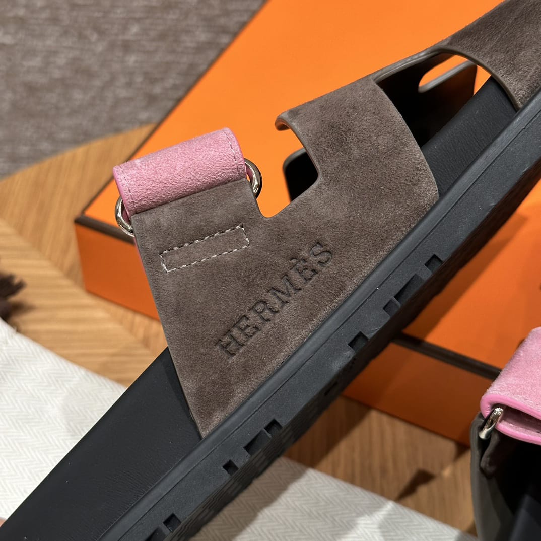Hermès Sandalen Chypre Braun & Rosa
