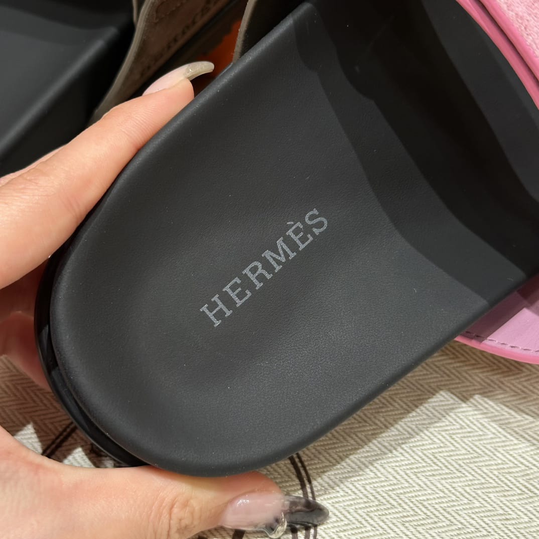 Hermès Sandalen Chypre Braun & Rosa