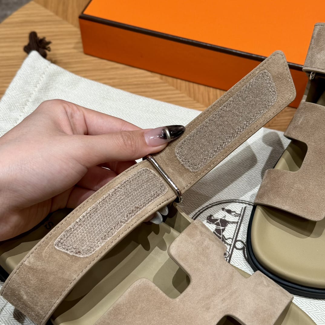 Hermès Chypre Sandalen Beige