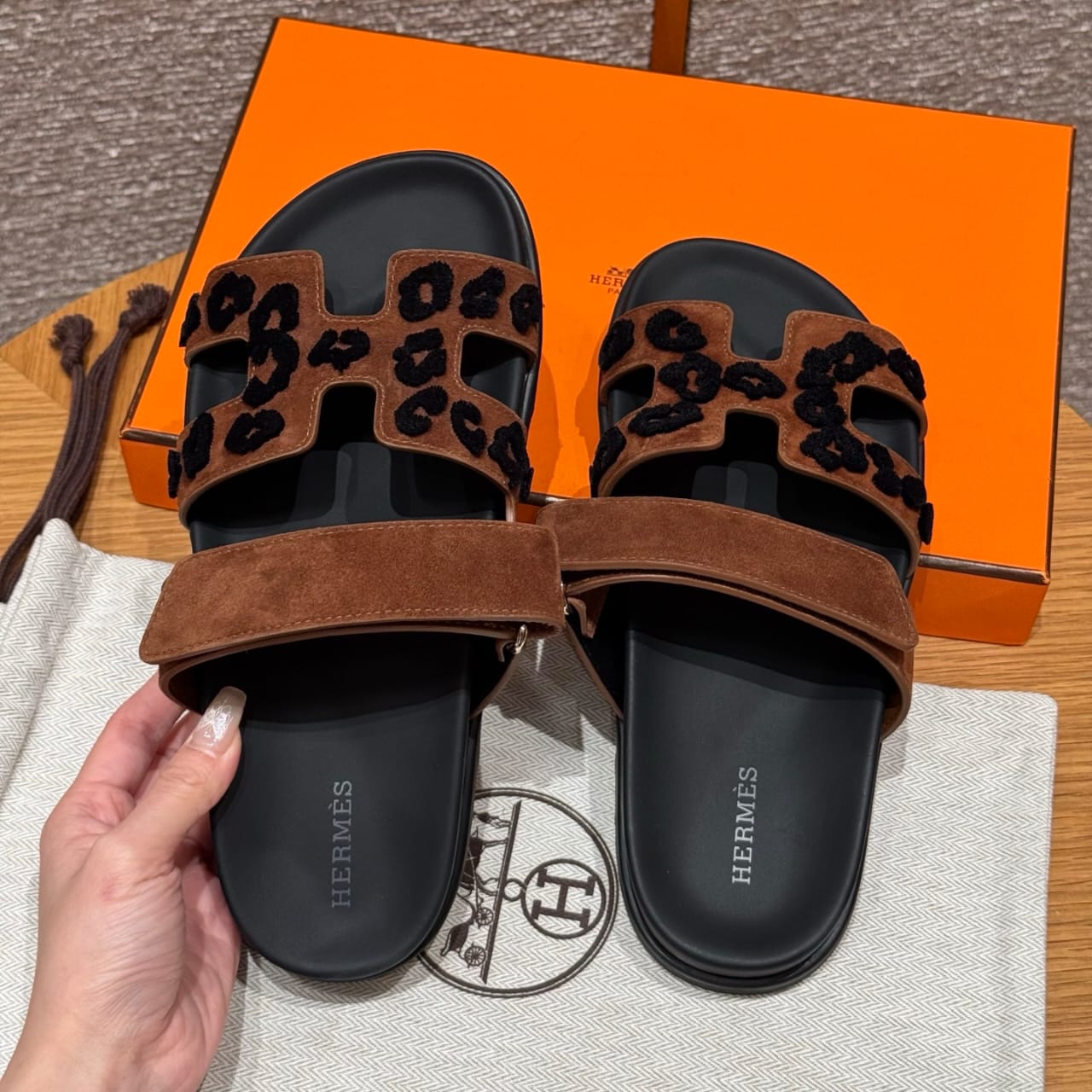 Hermès Sandalen Chypre Blau Braun Leopard