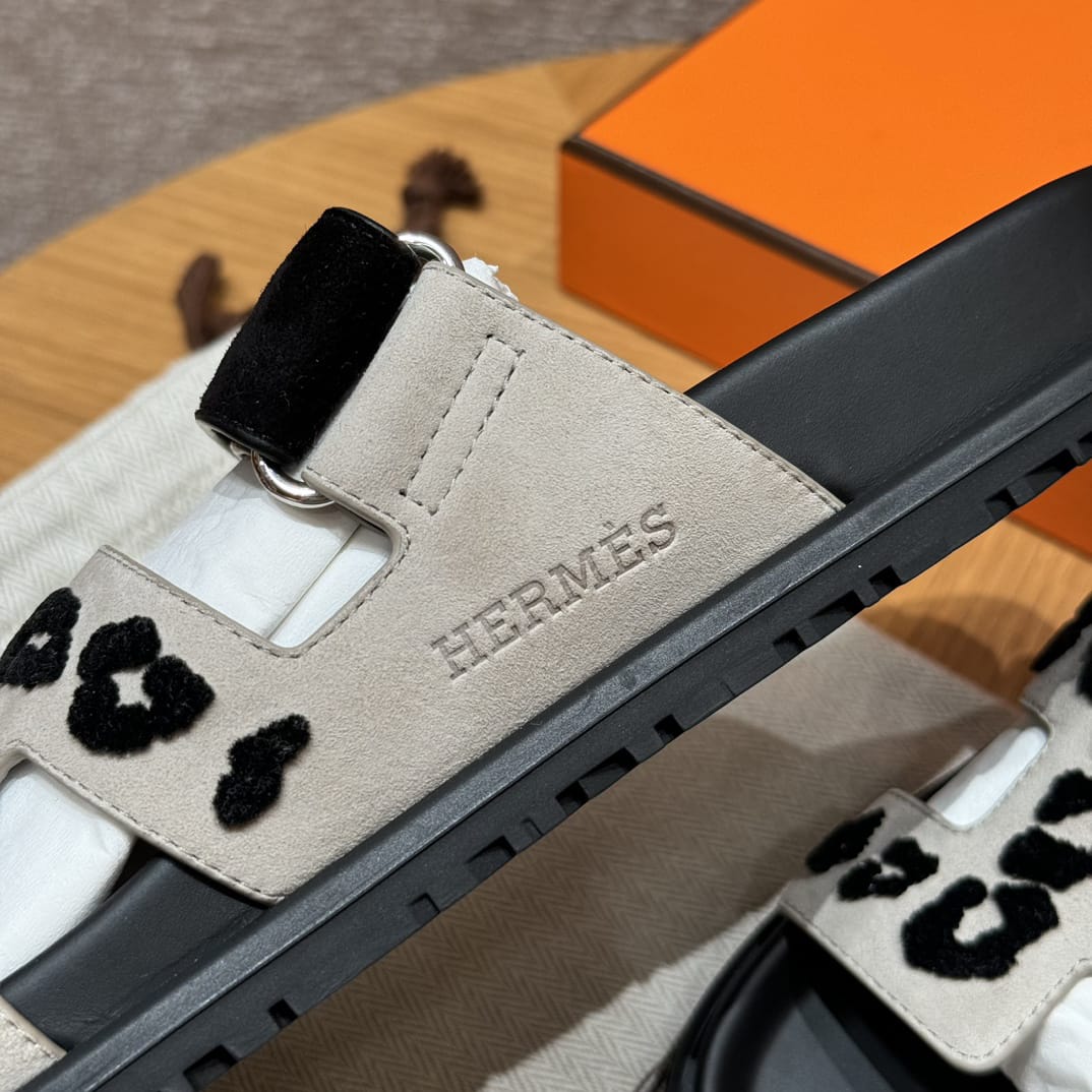 Sandalen Chypre Hermès Weiß Leopard
