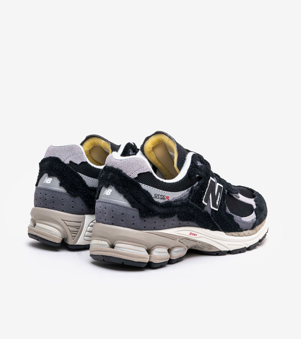 New Balance 2002R Protection Pack Schwarz Grau
